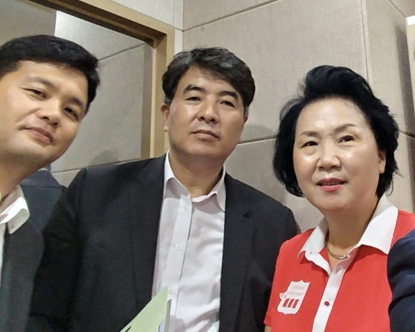 이순임 MBC공정방송노조 위원장(오른쪽)